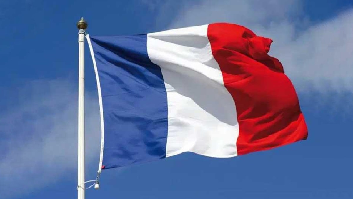 السفارة الفرنسية لرعاياها: الالتزام بتعليمات السلطات المحلية