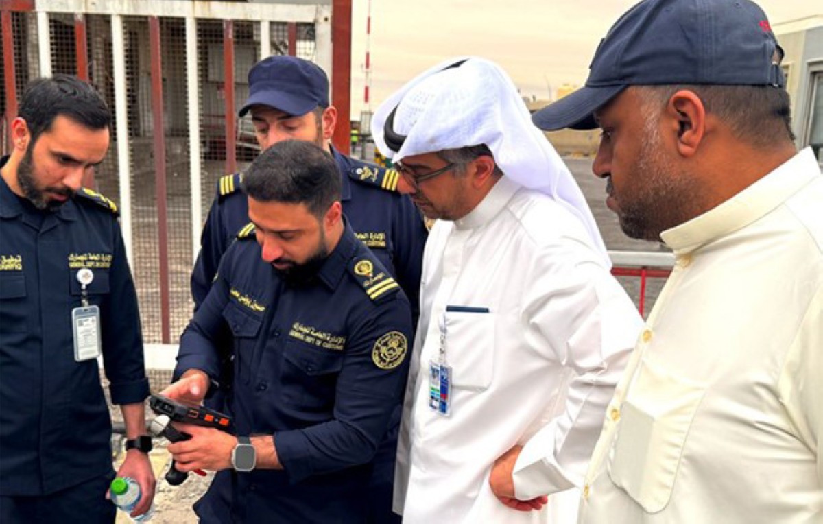 نائب رئيس 'الجمارك' يتفقد 'الشحن الجوي': الالتزام بالتعليمات وتطبيق أعلى معايير الدقة والكفاءة في الأداء