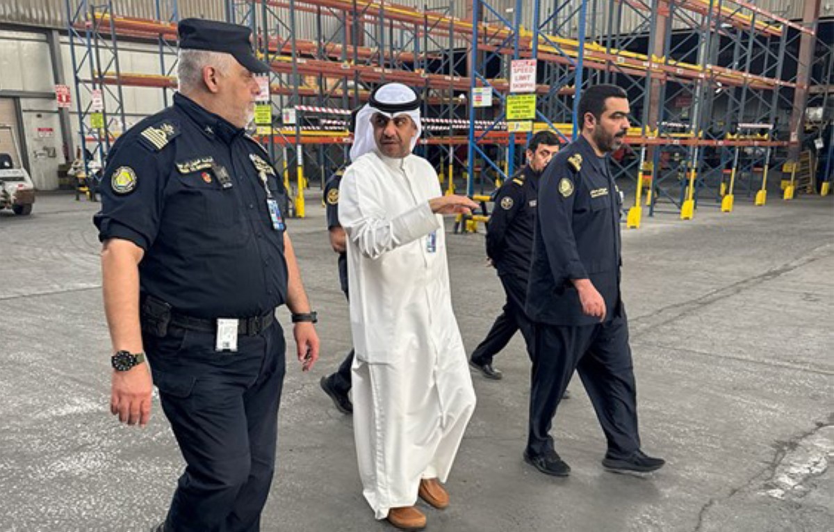 نائب رئيس 'الجمارك' يتفقد 'الشحن الجوي': الالتزام بالتعليمات وتطبيق أعلى معايير الدقة والكفاءة في الأداء