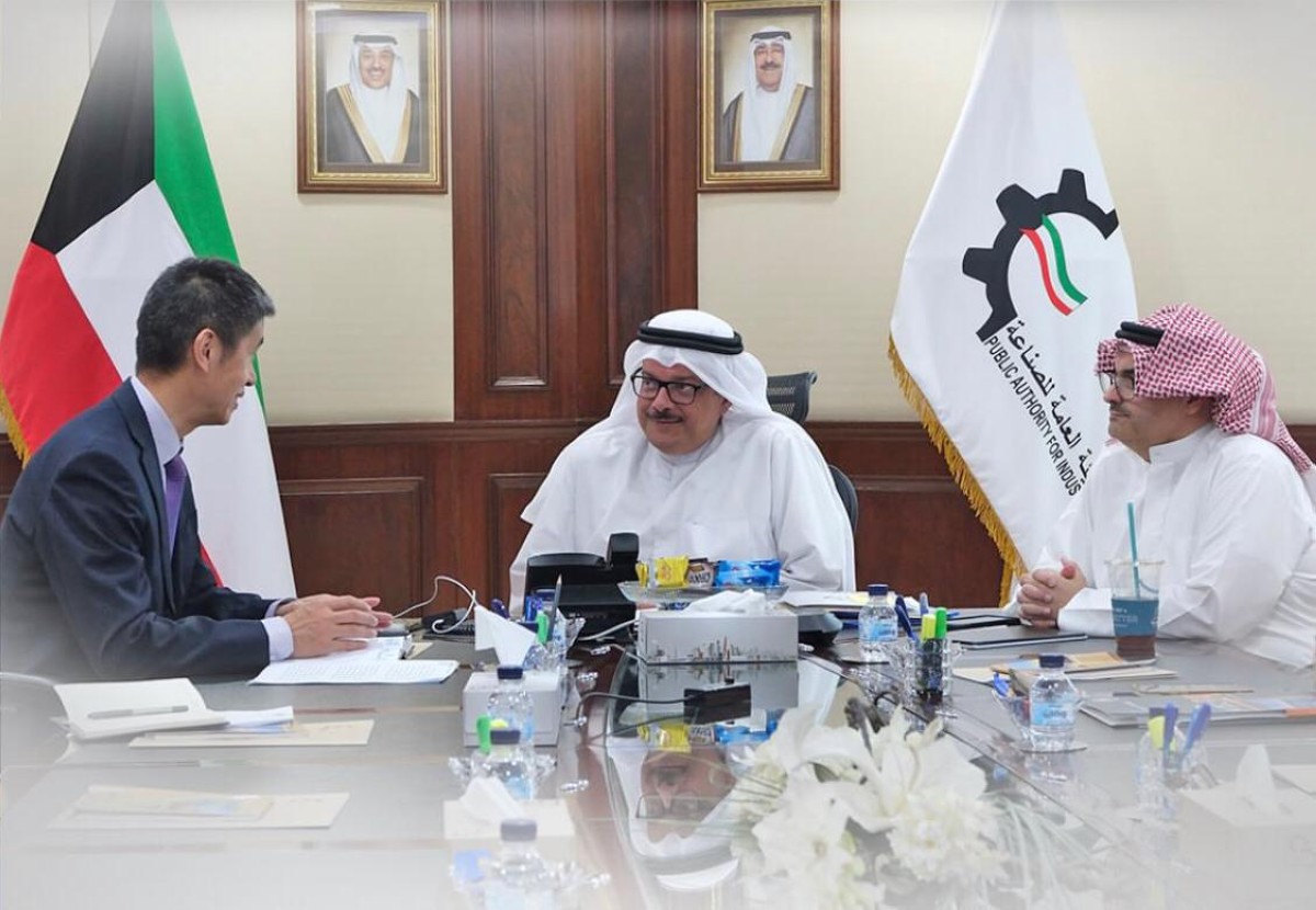 'الصناعة' تبحث تعزيز التعاون مع الصين وتتلقى دعوة للمشاركة في منتدى بريكس 2026