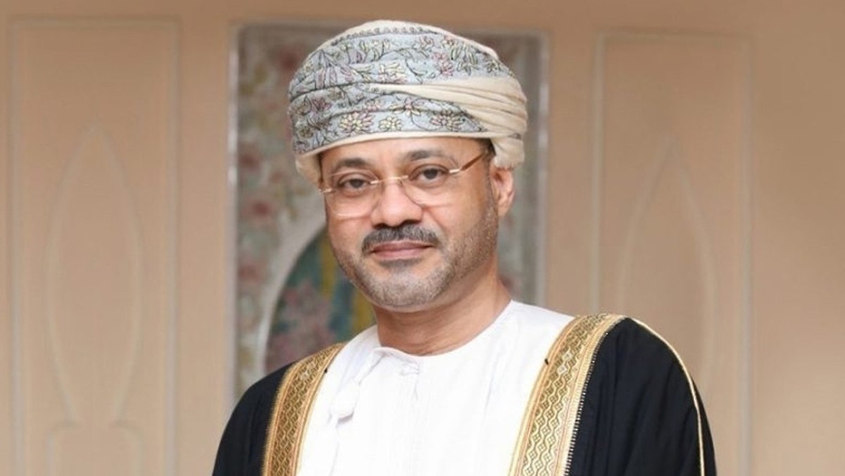 وزير الخارجية العُماني يدعو إلى صون حرية الملاحة وحماية المصالح البحرية