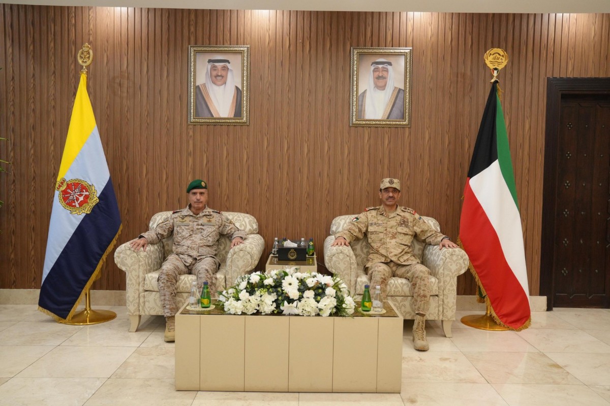 رئيس الأركان يبحث مع قائدي 'الخليجية الموحدة' و'درع الجزيرة' دعم مسيرة العمل العسكري المشترك