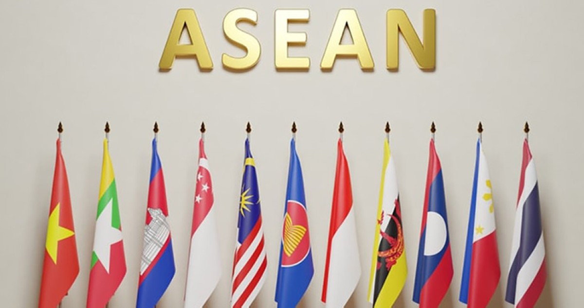 'آسيان' تدعو لضمان حرية الملاحة ومرور آمن للسفن في مضيق هرمز