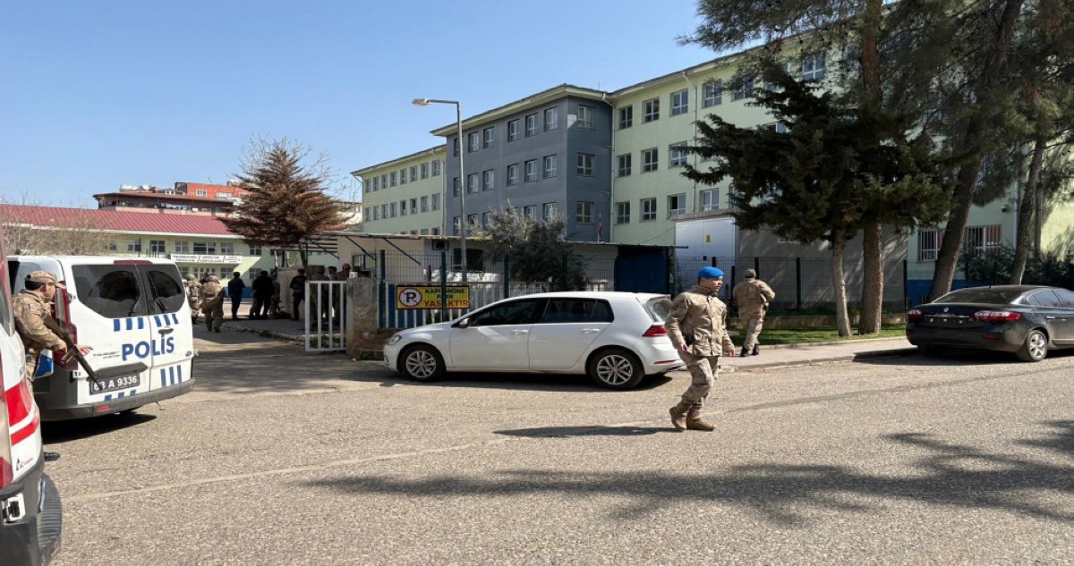 إصابة 16 شخصاً في إطلاق نار داخل مدرسة جنوب شرق تركيا