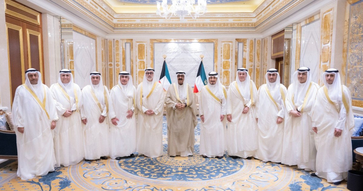 سمو الأمير يستقبل رؤساء البعثات الديبلوماسية الكويتية الجدد لأداء اليمين القانونية