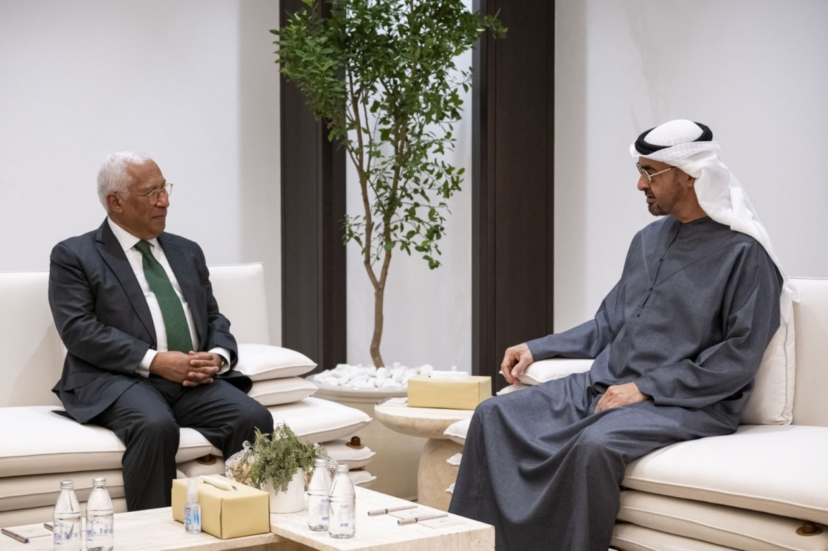 رئيس الإمارات ورئيس المجلس الأوروبي يبحثان تطورات الأوضاع في المنطقة وتأثيراتها على أمن الملاحة الدولية وإمدادات الطاقة