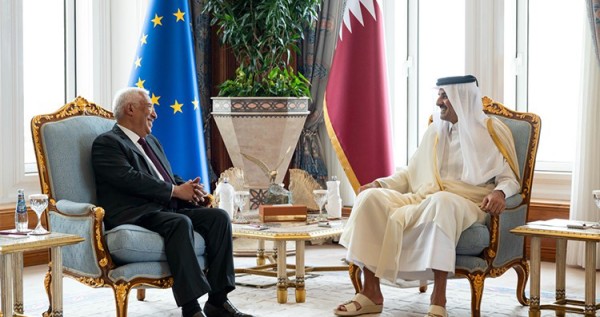 أمير قطر ورئيس المجلس الأوروبي يبحثان تطورات المنطقة وأمن الطاقة والملاحة