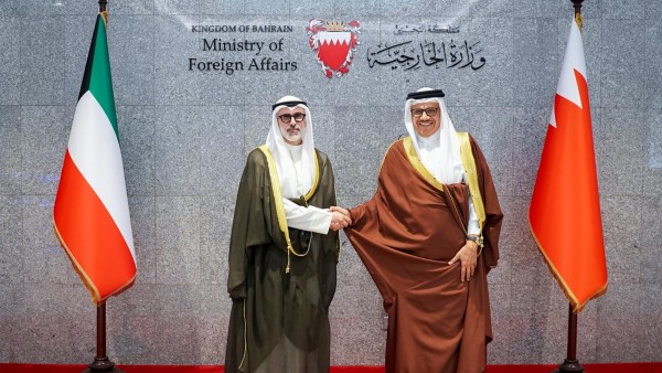 وزير الخارجية يبحث ونظيره البحريني تداعيات العدوان الإيراني الآثم والتطورات في المنطقة 