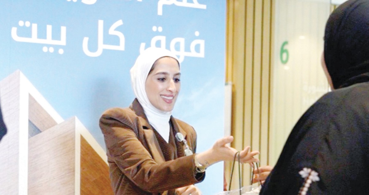 بيت التمويل الكويتي يطلق أكبر حملة وطنية 'علم الكويت فوق كل بيت' 14 بيت التمويل الكويتي يطلق أكبر حملة وطنية 'علم الكويت فوق كل بيت'