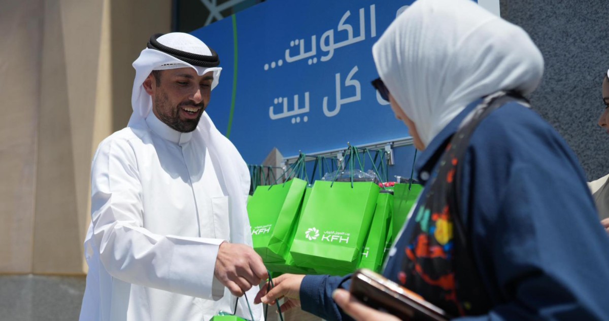 بيت التمويل الكويتي يطلق أكبر حملة وطنية 'علم الكويت فوق كل بيت' 8 بيت التمويل الكويتي يطلق أكبر حملة وطنية 'علم الكويت فوق كل بيت'