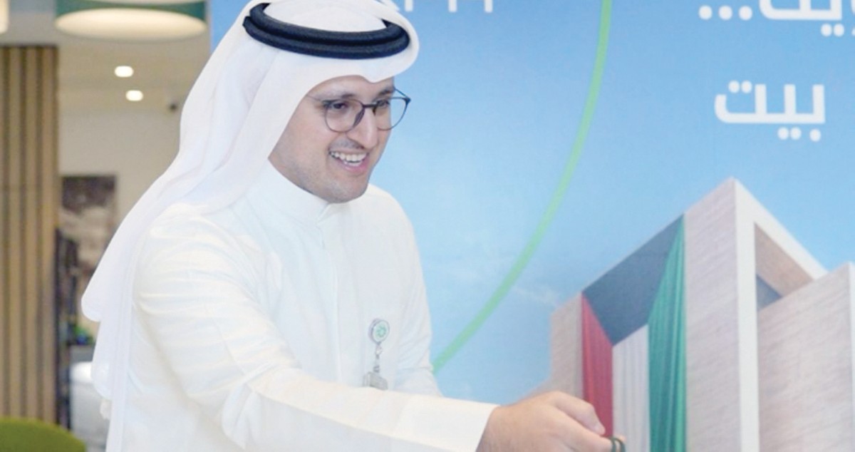 بيت التمويل الكويتي يطلق أكبر حملة وطنية 'علم الكويت فوق كل بيت' 10 بيت التمويل الكويتي يطلق أكبر حملة وطنية 'علم الكويت فوق كل بيت'