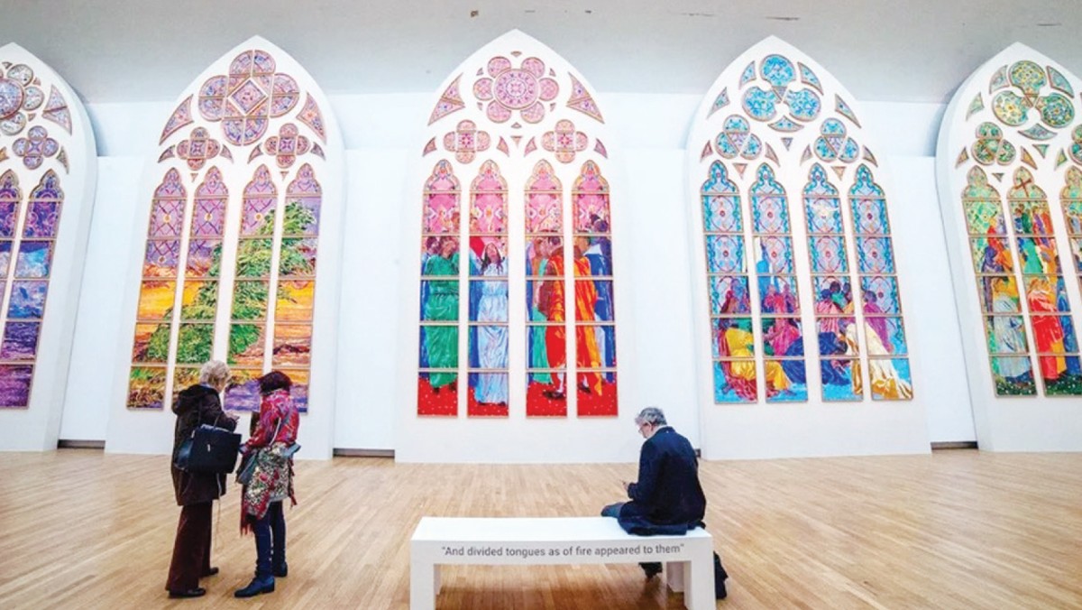 نوافذ 039;نوتردام039; الجديدة... أعمال فنية معاصرة 