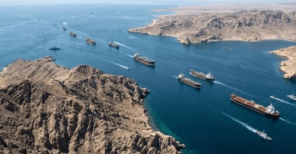 رويترز: رصد قافلة من ناقلات نفط تغادر الخليج وتعبر مضيق هرمز