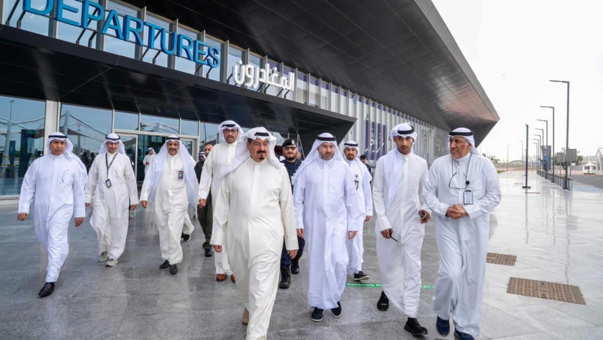 رئيس الوزراء: التنسيق الكامل بين الجهات المعنية لضمان جاهزية مطار الكويت الدولي للتشغيل
