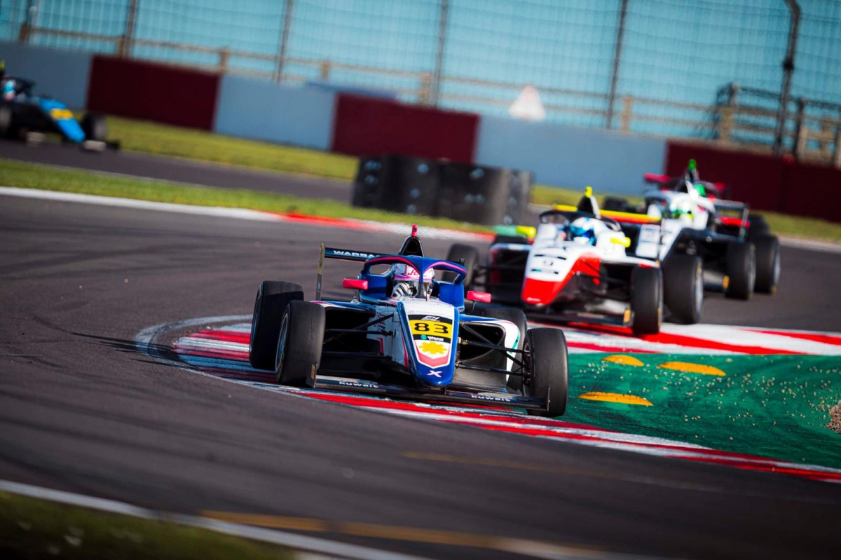 المتسابق جابر عذبي الصباح يحصد المركز الثاني في بطولة الفورمولا 4 بالمملكة المتحدة