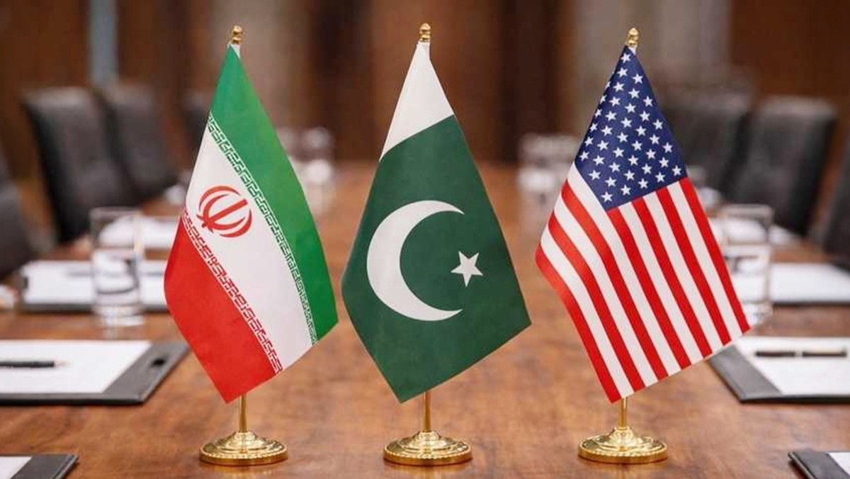 وزير الداخلية الباكستاني يبحث مع سفيري أميركا وإيران ترتيبات الجولة الثانية من محادثات إسلام آباد