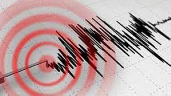 زلزال بقوة 7.4 درجات يضرب شمال شرق اليابان... وتحذيرات من تسونامي بارتفاع 3 أمتار