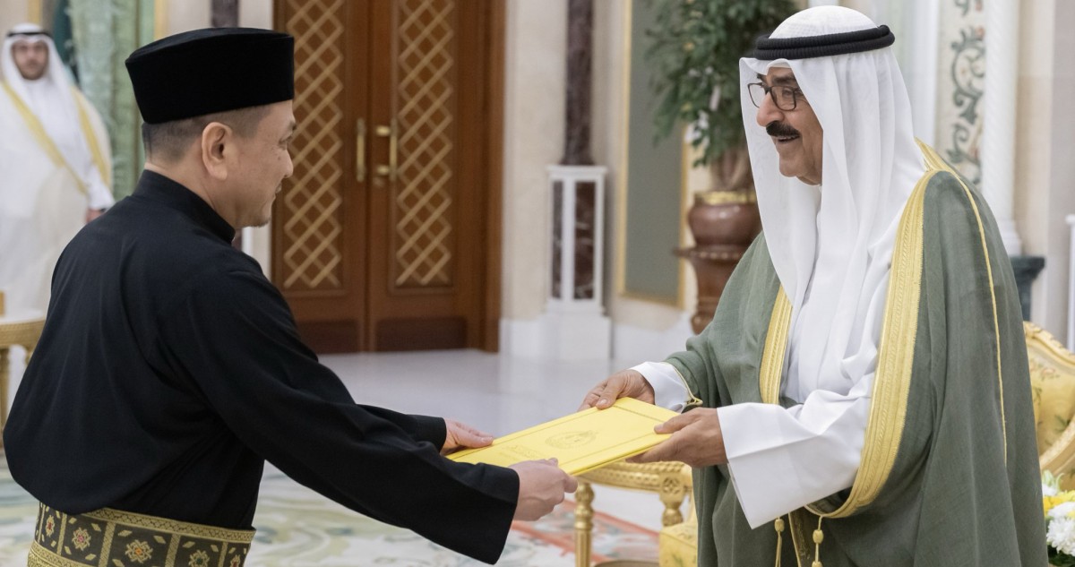 سمو الأمير يتسلم أوراق اعتماد عدد من السفراء لدى الكويت