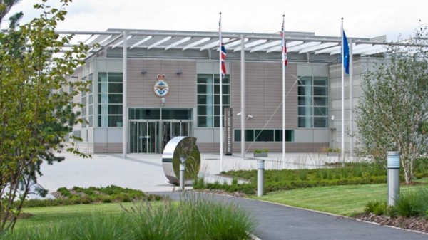 اجتماع عسكري دولي في لندن اليوم لبحث إعادة فتح مضيق هرمز. برئاسة مشتركة بين بريطانيا و فرنسا ومشاركة مخططين من 30 بلداً 