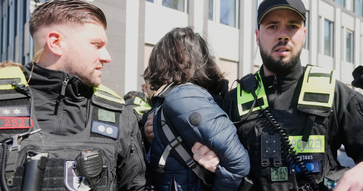 الانفجارات تهز طهران مجدداً والجيش الإسرائيلي ينفي مهاجمة إيران