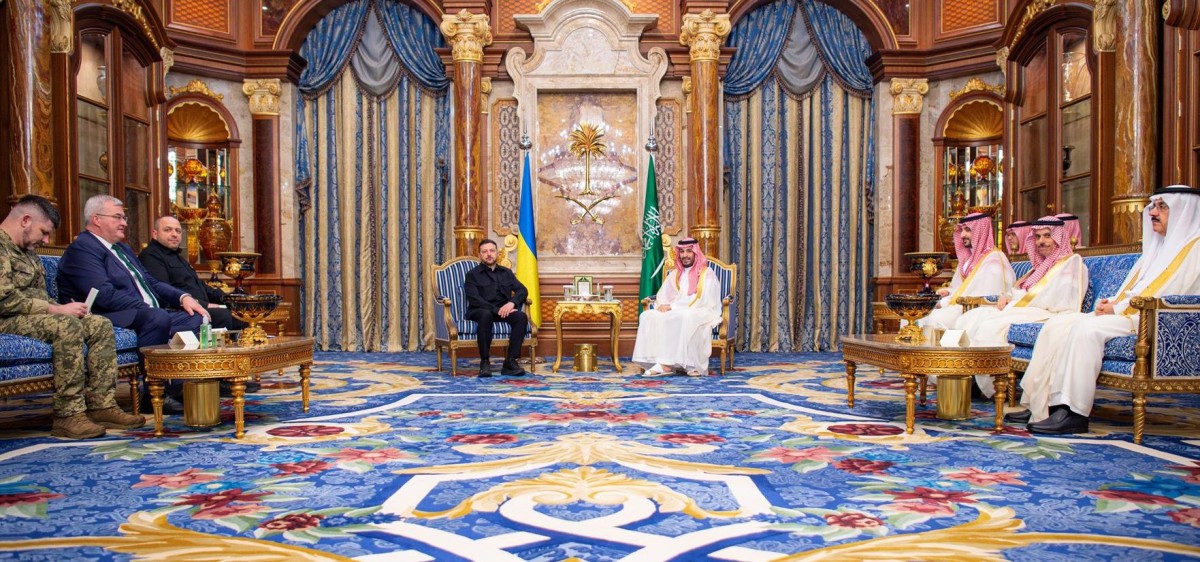 ولي العهد السعودي يبحث مع الرئيس الأوكراني مجريات الأحداث الإقليمية والدولية
