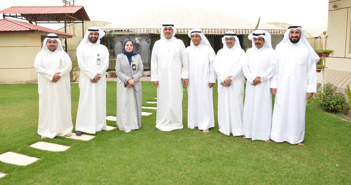 محافظ الأحمدي جال في الوفرة: على المعنيين تلبية حاجات المزارعين