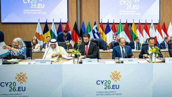 أمين مجلس التعاون: ضرورة تعزيز الشراكة الستراتيجية والتعاون والتنسيق مع الاتحاد الأوروبي