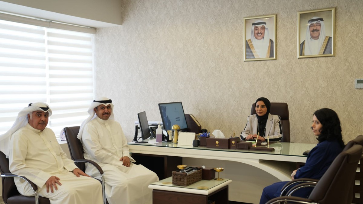 وزيرة &laquo;الشؤون&raquo; تبحث مع قياديي &laquo;هيئة الإعاقة&raquo; تطوير آليات العمل المؤسسي والمنظومة الخدمية