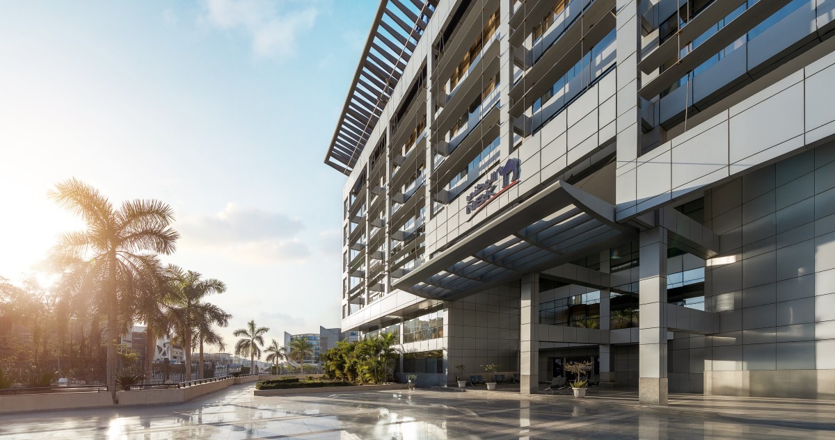 039;الوطني - مصر039; أفضل بنك في الباقات والخدمات المصرفية المميزة 2026 