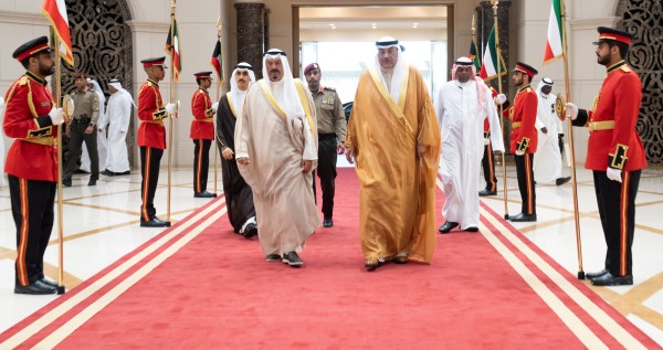 ممثل سمو الأمير سمو ولي العهد يتوجه إلى السعودية لترؤس وفد الكويت في القمة الخليجية التشاورية الاستثنائية 