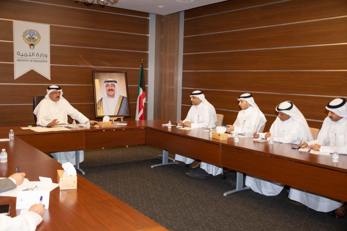 وزير التربية يحدد آلية تنفيذ قرار عودة الدراسة الحضورية للمرحلة الثانوية 