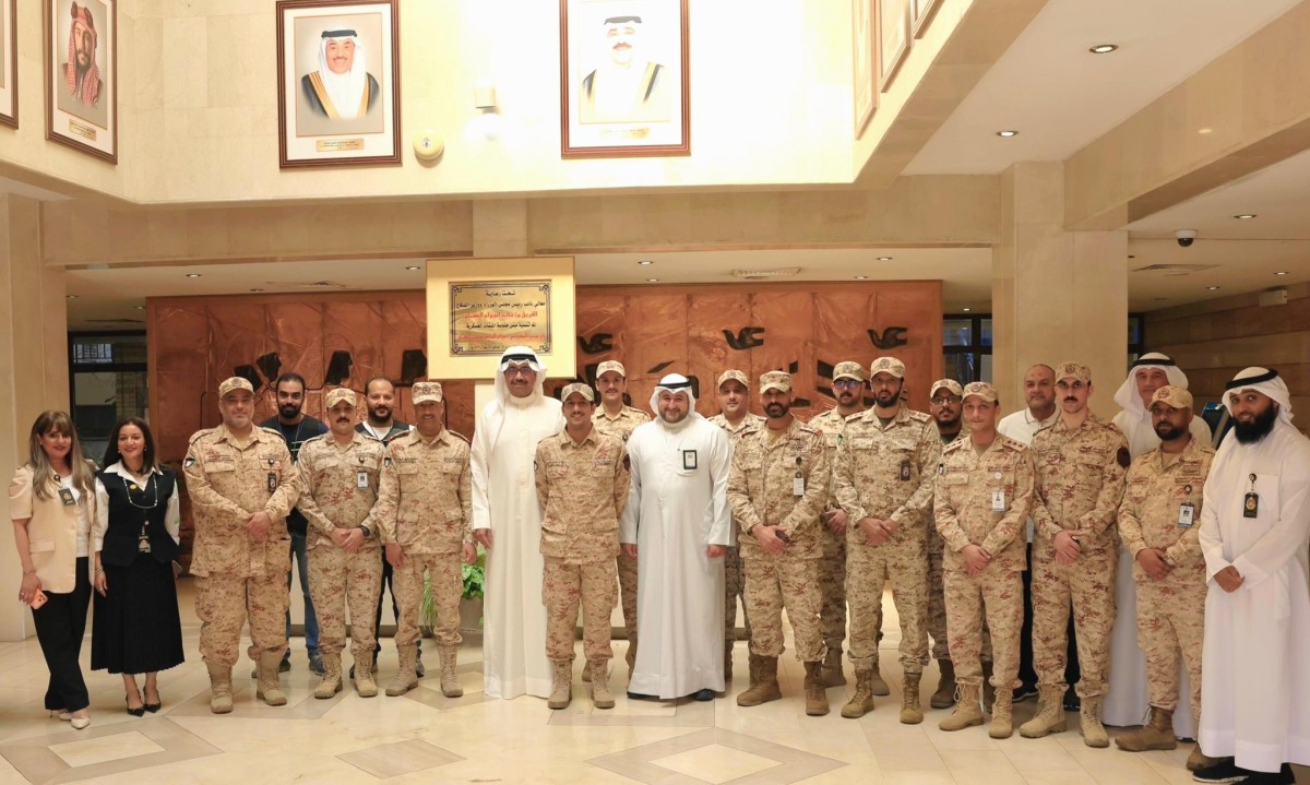 وزير الدفاع يتفقد قطاع الشؤون الفنية ويطلع على مشاريعه الحيوية والمهمة