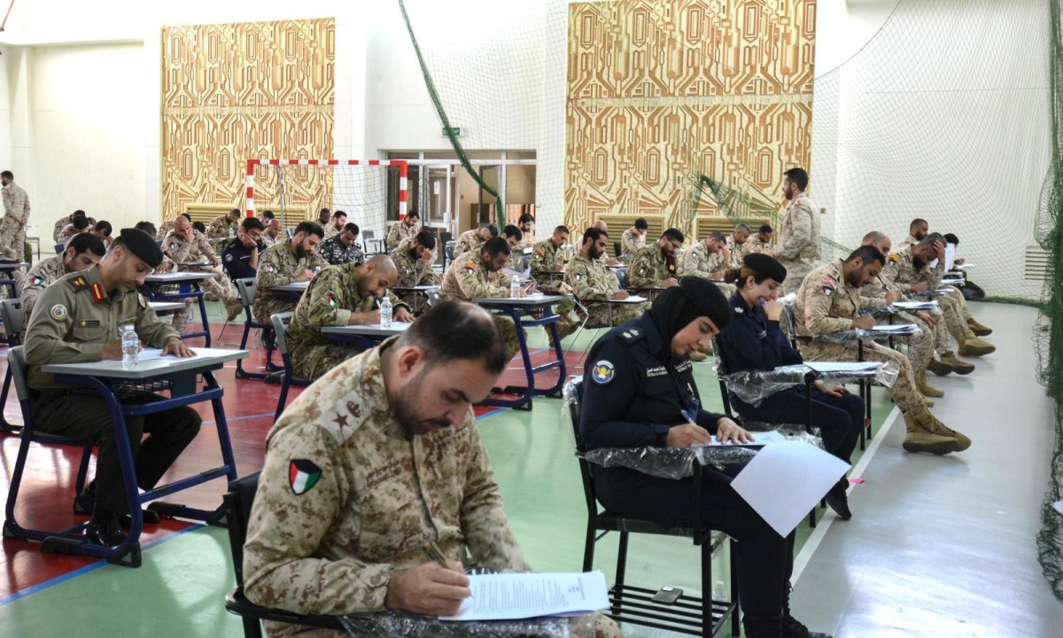 وزير الدفاع: إعداد وتأهيل القيادات العسكرية ورفع كفاءة منتسبي القوات المسلحة