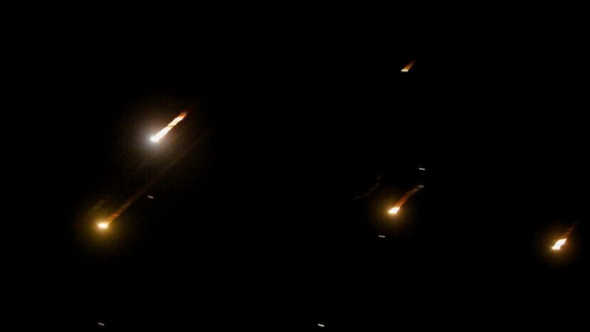 إعلام إيراني: تفعيل الدفاعات الجوية في طهران للتصدي لمسيرات صغيرة واستطلاعية 