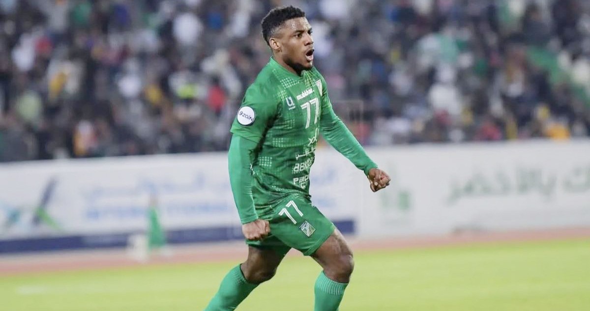 العربي &laquo;يسرّح&raquo; محترفيه... باستثناء ايوالا