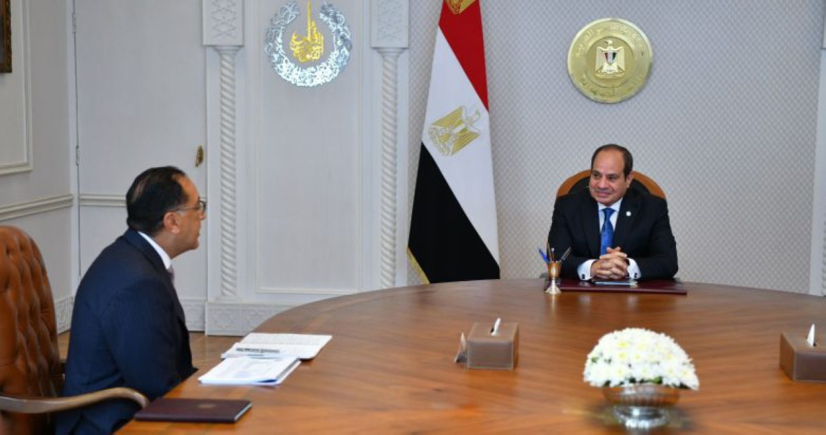 السيسي يوجه الحكومة بتأمين مخزون ستراتيجي للسلع في ظل التوترات الإقليمية 