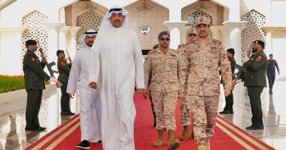 وزير الدفاع يتوجه إلى تركيا تلبية لدعوة من نظيره التركي