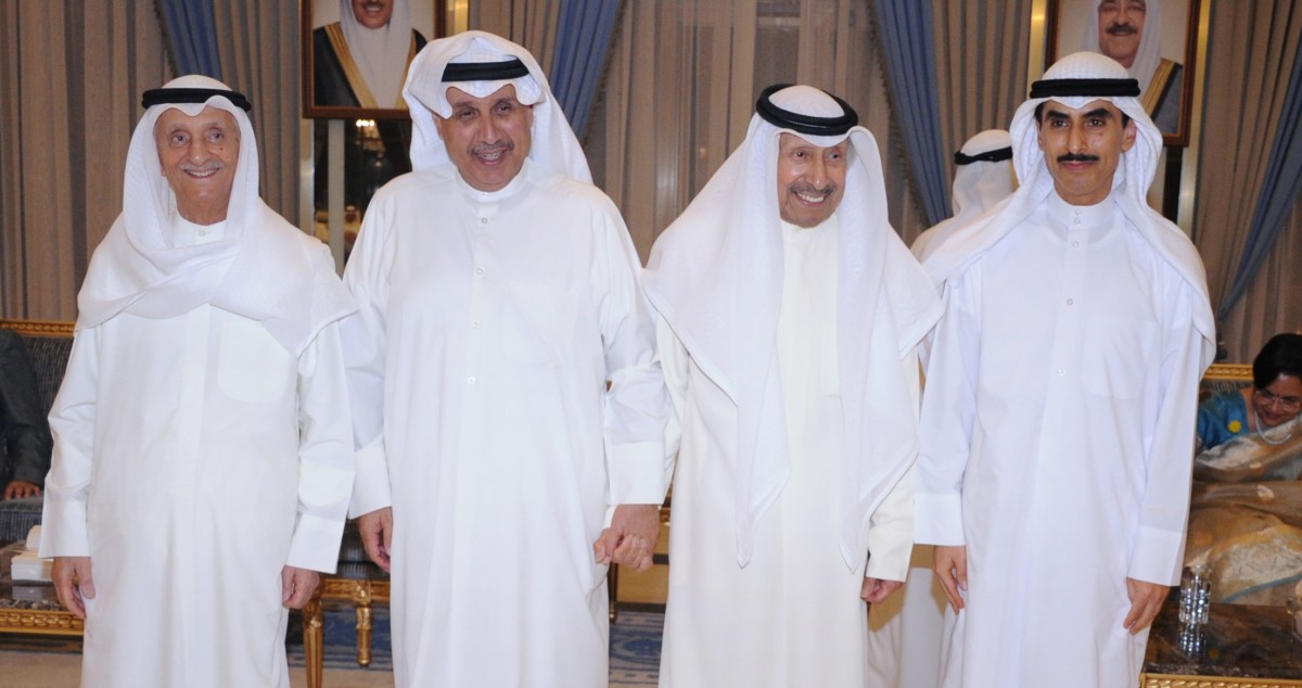 حمد جابر العلي يستقبل رواد ديوان سلوى