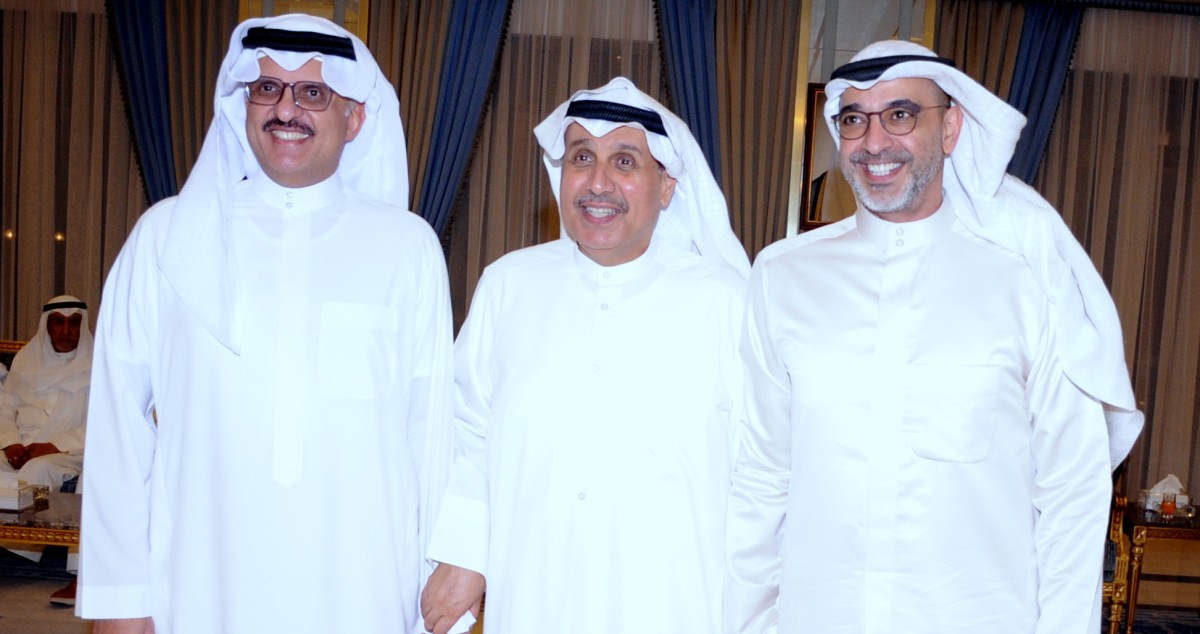 حمد جابر العلي يستقبل رواد ديوان سلوى 