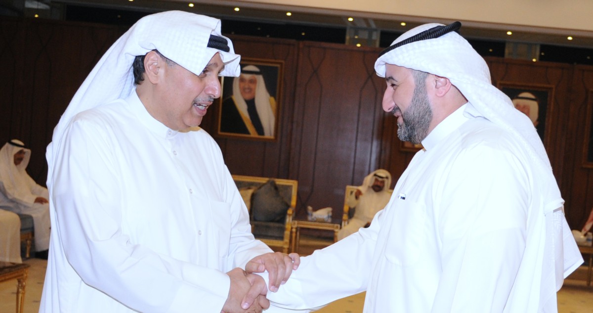 حمد جابر العلي يستقبل رواد ديوان سلوى