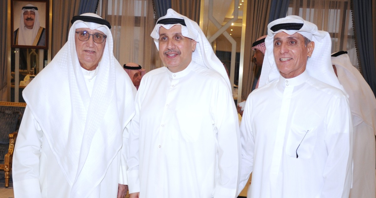 حمد جابر العلي يستقبل رواد ديوان سلوى