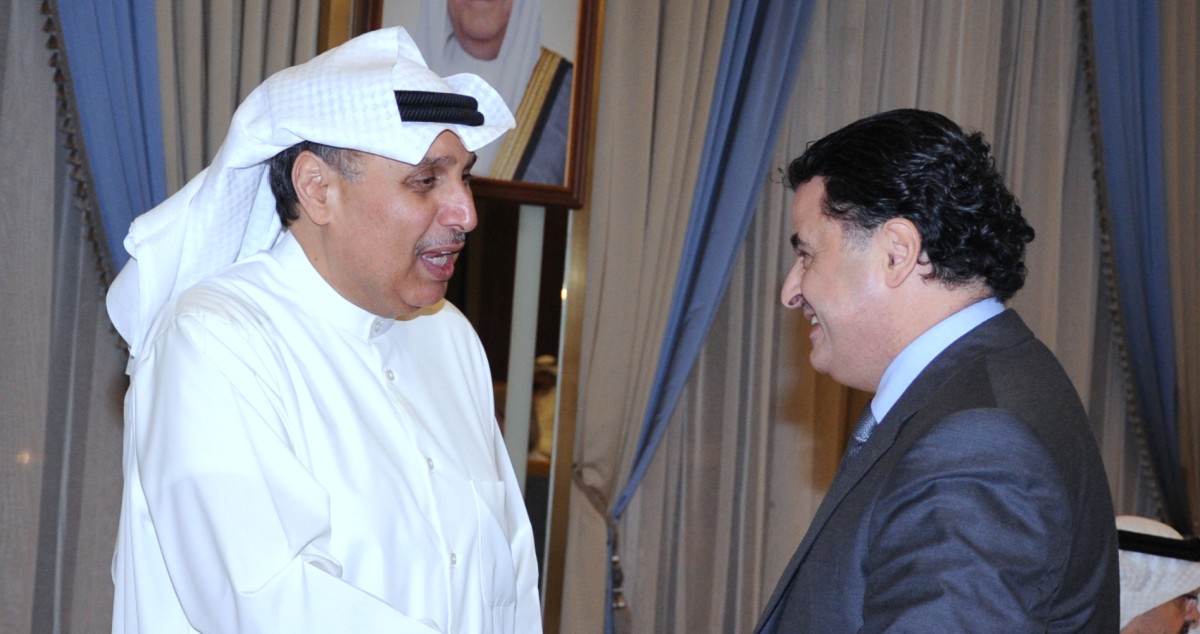 حمد جابر العلي يستقبل رواد ديوان سلوى