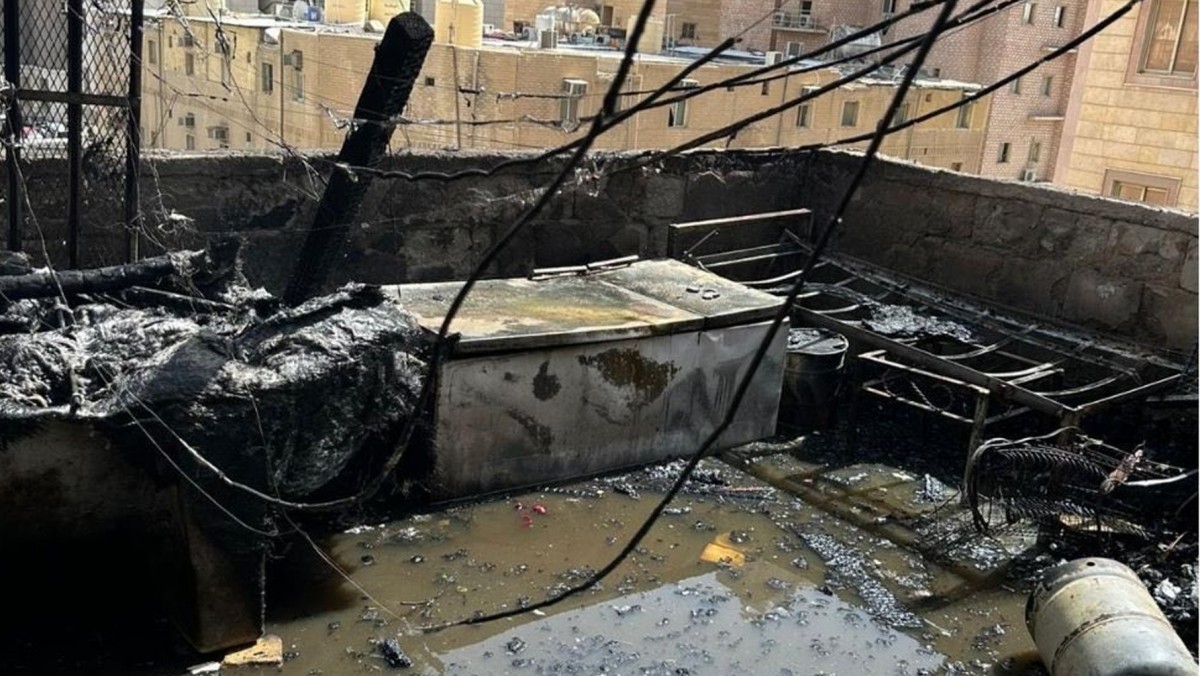 حريق يلتهم غرفة 'كيربي' على سطح عمارة في الفروانية