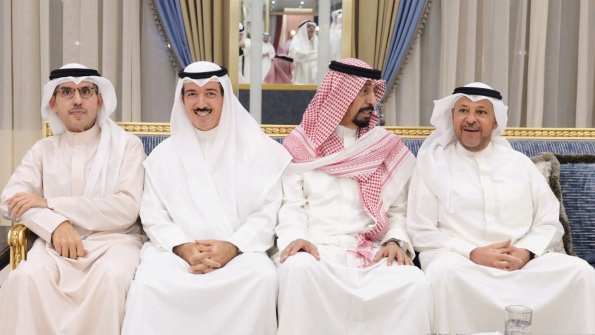 ديوان حمد جابر العلي يزدهي بحضور  كبار الشيوخ وحشد من الأصدقاء