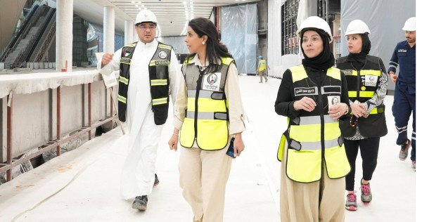 وزيرة "الأشغال" تتفقد مشروع مبنى الركاب الجديد T2 في مطار الكويت الدولي 