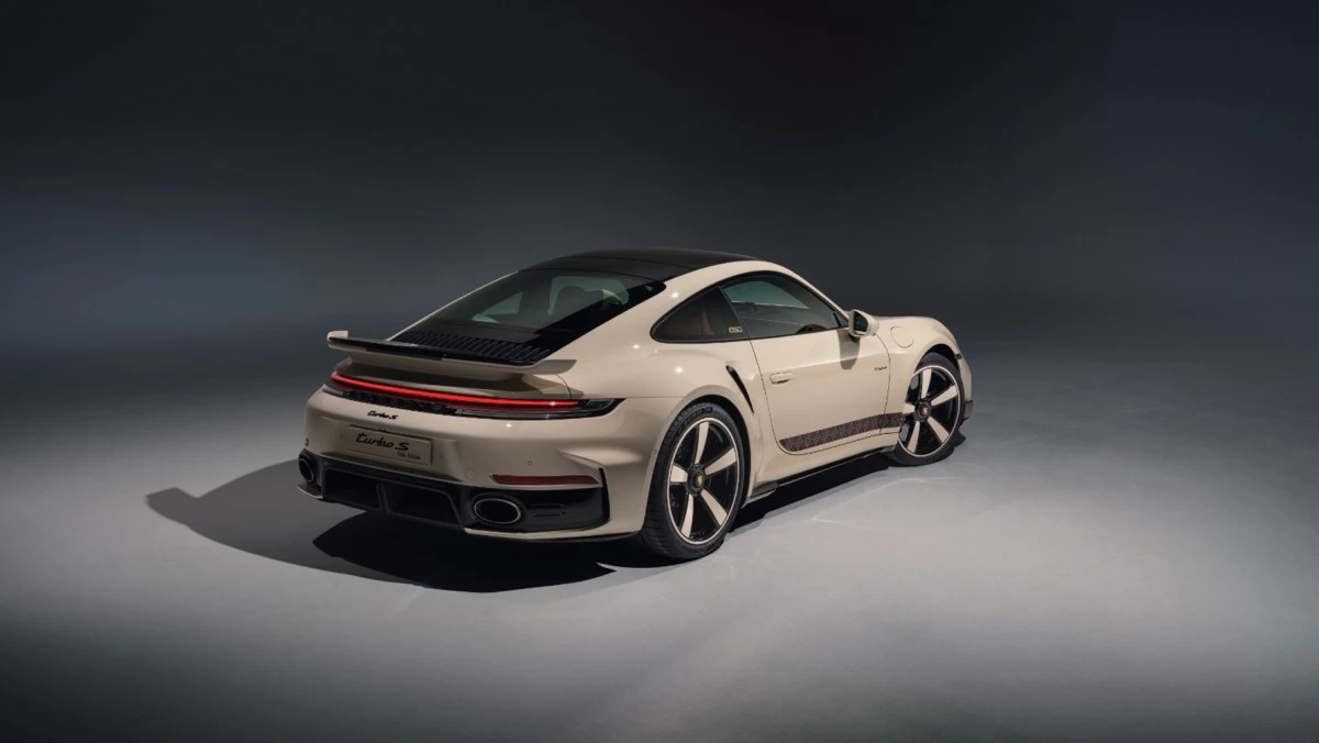 بورشه تكشف عن '911  توربو أس - إصدار السدو' بنسخ محدودة