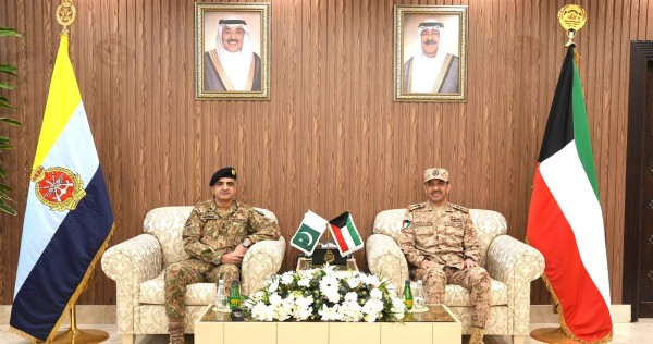 الكويت و باكستان تبحثان التعاون الدفاعي وسبل تطويره 