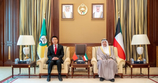 رئيس الحرس الوطني يبحث مع السفير الصيني موضوعات مشتركة