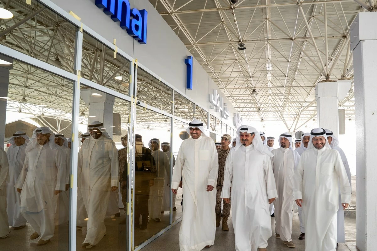 رئيس الوزراء يتفقد 'تي 1': إعادة تشغيل مبنى المطار يمثل خطوة مهمة لاستكمال عودة العمل بكامل طاقته