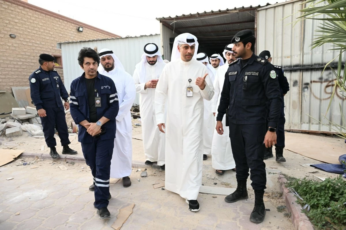 الكويت – وزير الشباب يتابع إزالة التعديات على أملاك الدولة:… الكويت – وزير الشباب يتابع إزالة التعديات على أملاك الدولة:…